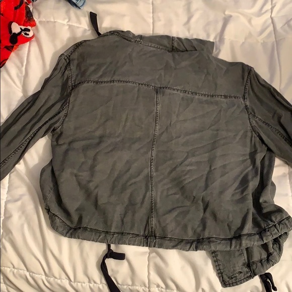 Cropped Light Jacket - Army Green - Picture 2 of 2